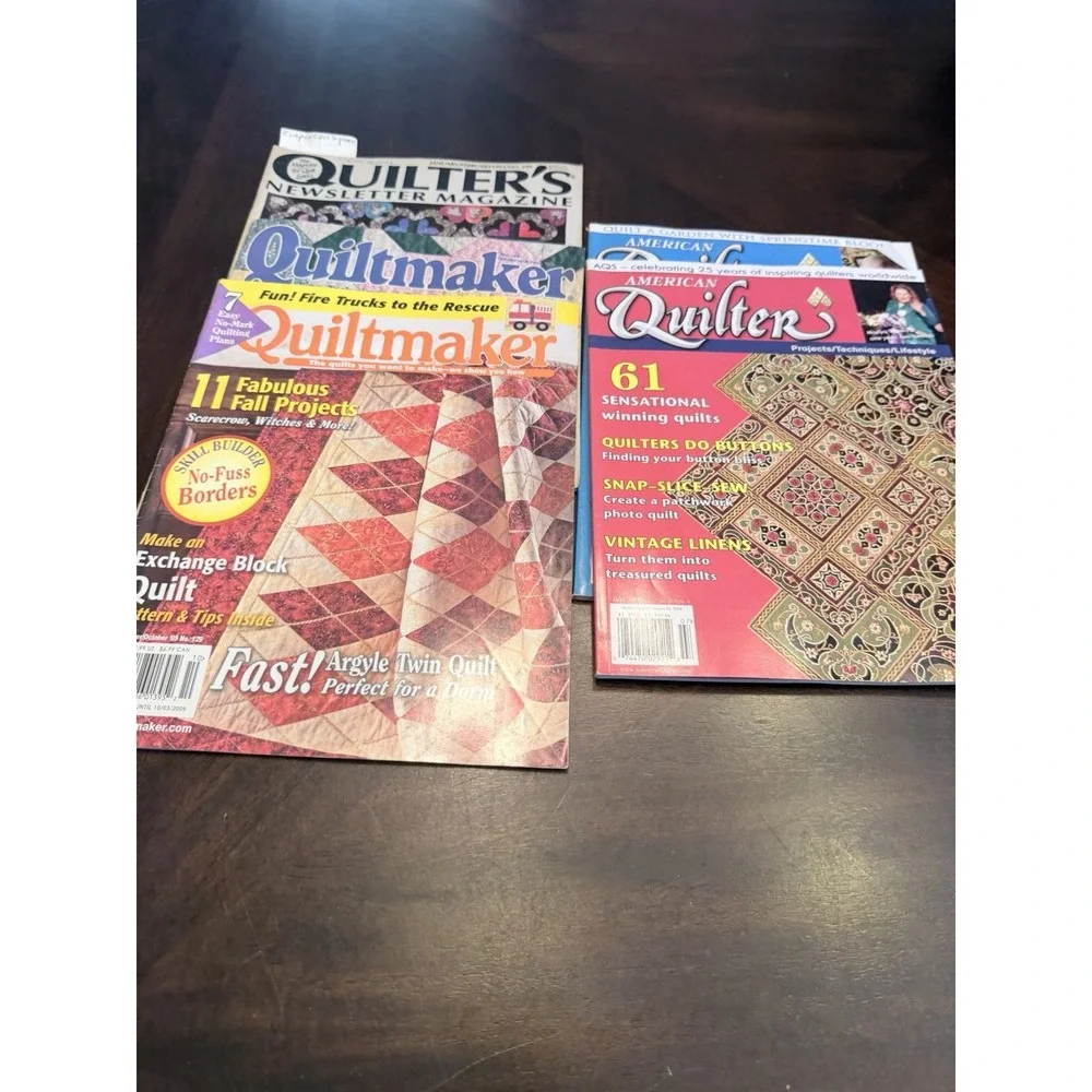 Lot of 26 Quilting Magazines Quiltmakee Quilters Newsletter 1984-2009